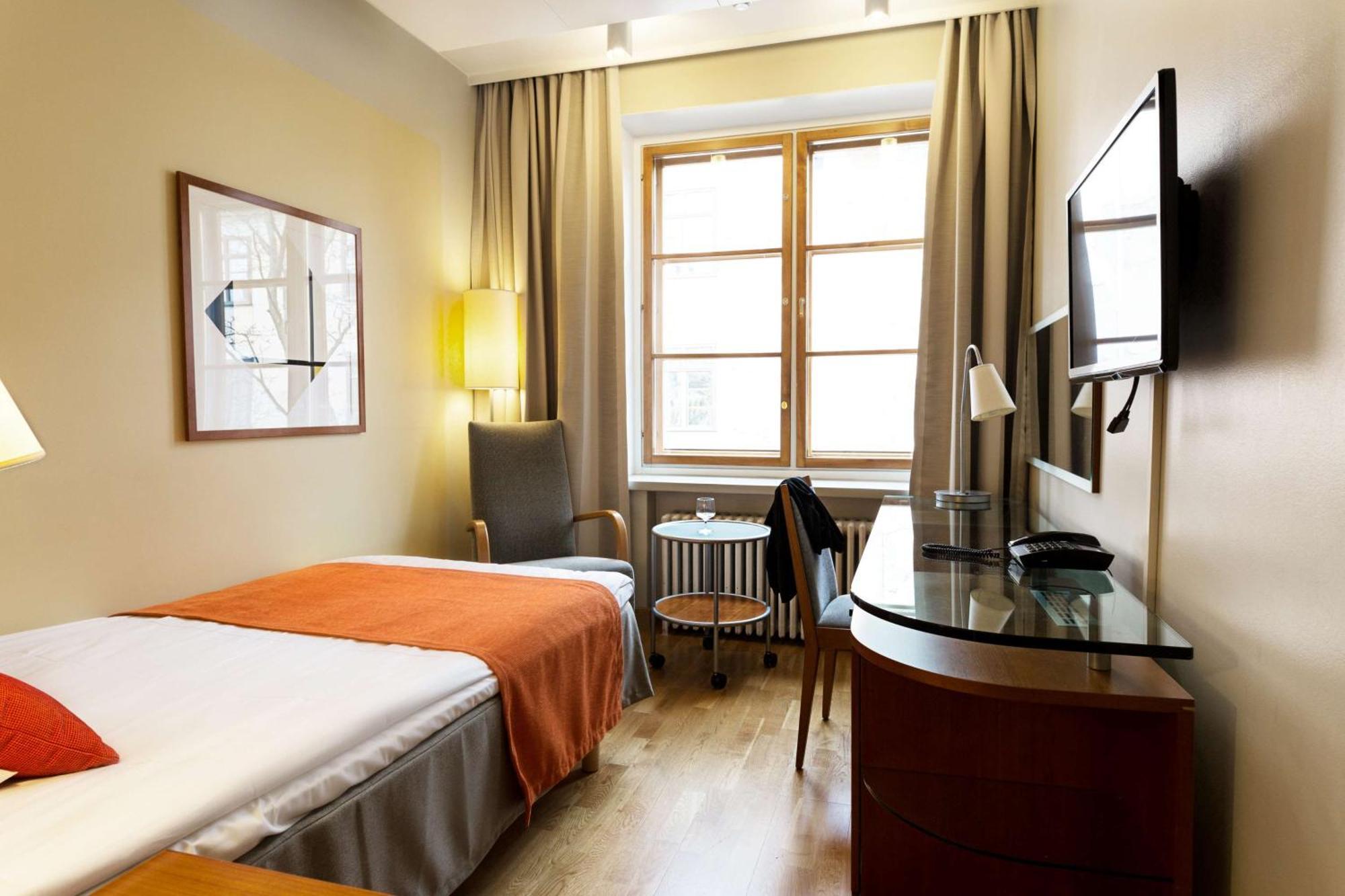 Hotel Scandic Plaza 4*
